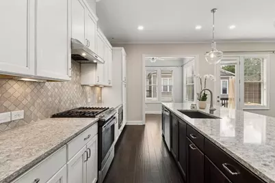 7012 Seneca Court, Roswell, GA 30076 - Photo 12