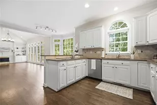 2046 Kinsmon Dr, Marietta, GA 30062 - Photo 14