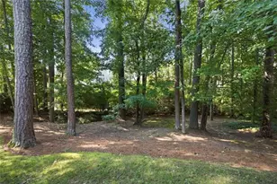 2046 Kinsmon Dr, Marietta, GA 30062 - Photo 38