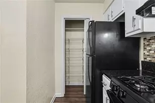 2623 Dorian Dr SW, Snellville, GA 30078 - Photo 10