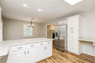 169 Hayes Cir, Rex, GA 30273 - Photo 4