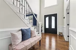 1135 Jennifer Oaks Dr, Alpharetta, GA 30004 - Photo 2
