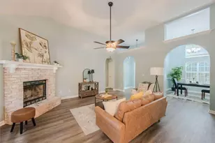 300 Greenleaf Ct, Loganville, GA 30052 - Photo 2