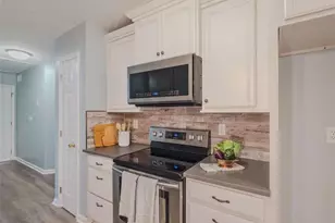 300 Greenleaf Ct, Loganville, GA 30052 - Photo 14
