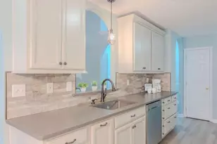 300 Greenleaf Ct, Loganville, GA 30052 - Photo 12