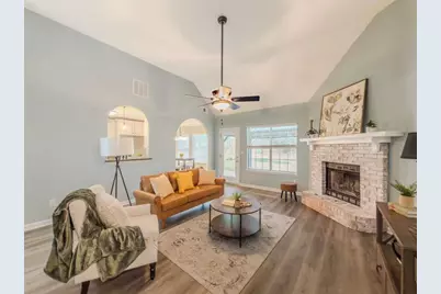 300 Greenleaf Court, Loganville, GA 30052 - Photo 10