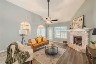 300 Greenleaf Ct, Loganville, GA 30052 - Photo 10