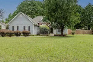 300 Greenleaf Ct, Loganville, GA 30052 - Photo 1