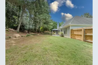 300 Greenleaf Court, Loganville, GA 30052 - Photo 36