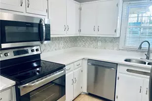 637 Rae Dr, Lawrenceville, GA 30044 - Photo 4