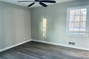 637 Rae Dr, Lawrenceville, GA 30044 - Photo 18