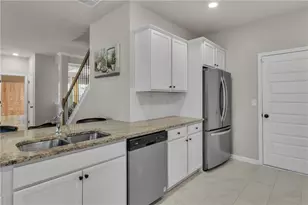 684 Lakehaven Ln, Loganville, GA 30052 - Photo 16