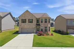 684 Lakehaven Ln, Loganville, GA 30052 - Photo 2