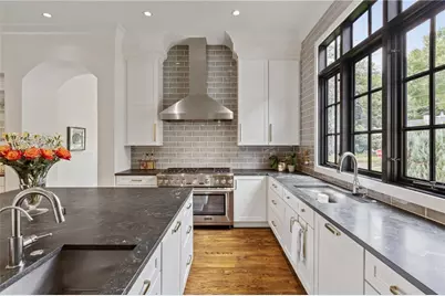 779 Greenview Avenue NE, Atlanta, GA 30305 - Photo 8