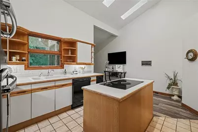365 Crosstree Lane, Sandy Springs, GA 30328 - Photo 6