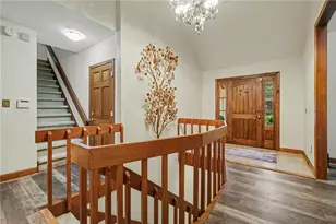 365 Crosstree Ln, Sandy Springs, GA 30328 - Photo 2