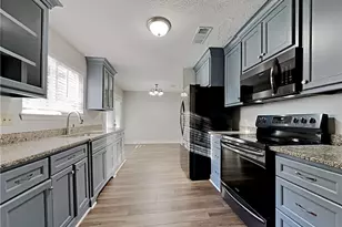 968 Country Oaks Ct, Lawrenceville, GA 30044 - Photo 2