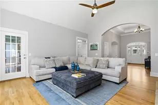401 Maple Ridge Ct, Cumming, GA 30028 - Photo 18