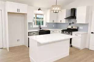 605 Dover Street NE, Marietta, GA 30066 - Photo 4