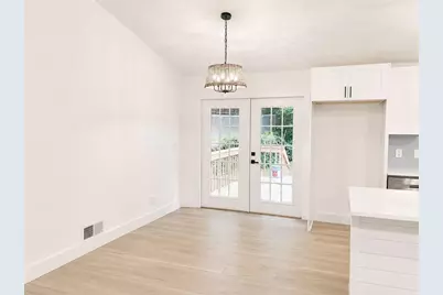 605 Dover Street NE, Marietta, GA 30066 - Photo 6