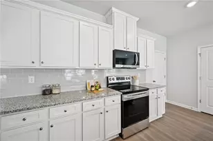 405 Lanier Cir, Woodstock, GA 30189 - Photo 12