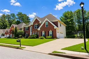 164 Rugby Dr, Suwanee, GA 30024 - Photo 2