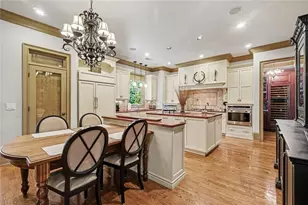 8054 Kenstone Ct, Sandy Springs, GA 30350 - Photo 10