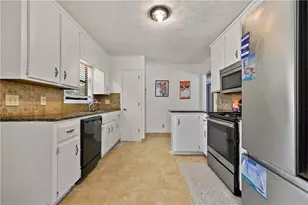 2670 Throatlatch Ln SW, Marietta, GA 30064 - Photo 16