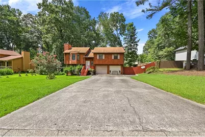 2670 Throatlatch Lane SW, Marietta, GA 30064 - Photo 2