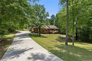 379 Clyde Ct, McDonough, GA 30252 - Photo 2