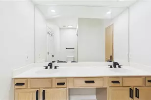 3777 Peachtree Road NE, Atlanta, GA 30319 - Photo 16
