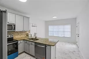 300 Harcourt Pl, Peachtree City, GA 30269 - Photo 16