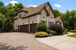 915 Champions Fairway Dr, Alpharetta, GA 30004 - Photo 6