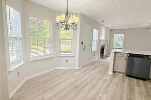 3865 Crescent Walk Ln, Suwanee, GA 30024 - Photo 4
