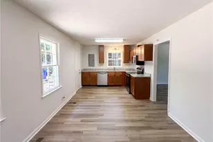 537 Green St, Monroe, GA 30655 - Photo 2