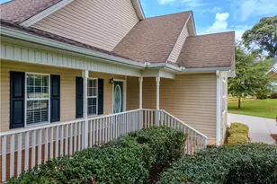 249 Legacy Dr, Hoschton, GA 30548 - Photo 4