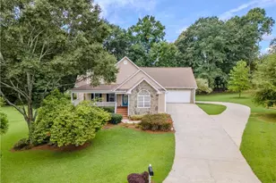 249 Legacy Dr, Hoschton, GA 30548 - Photo 2