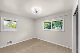 565 Wavelyn Way, Riverdale, GA 30274 - Photo 10