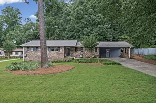 1050 Castlewood Dr, Woodstock, GA 30189 - Photo 4