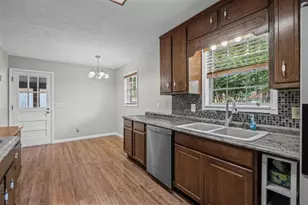 1050 Castlewood Dr, Woodstock, GA 30189 - Photo 16