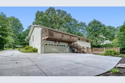 1390 Ridgefield Drive, Roswell, GA 30075 - Photo 36