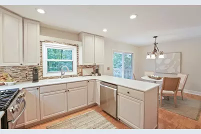 1390 Ridgefield Drive, Roswell, GA 30075 - Photo 16