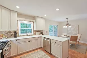 1390 Ridgefield Dr, Roswell, GA 30075 - Photo 16