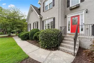 4910 Bettes Ct, Alpharetta, GA 30004 - Photo 2