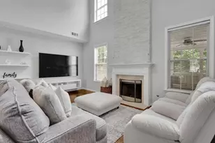 923 Van Briggle Path NE, Sugar Hill, GA 30518 - Photo 2