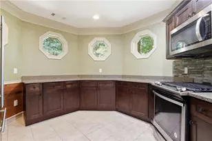 108 Waters Edge Dr, Woodstock, GA 30188 - Photo 32