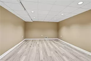 810 Devenish Ln, Roswell, GA 30075 - Photo 26