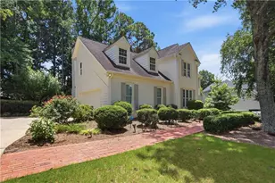 810 Devenish Ln, Roswell, GA 30075 - Photo 2