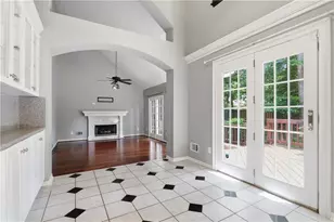 810 Devenish Ln, Roswell, GA 30075 - Photo 12