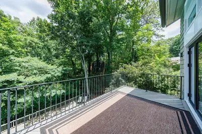 305 River Knoll Drive, Sandy Springs, GA 30328 - Photo 10